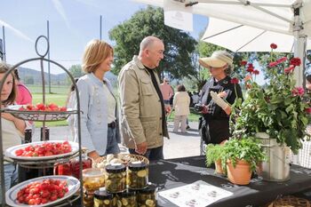 4.000 personas visitan la IV Feria Alimentos en La Faisanera