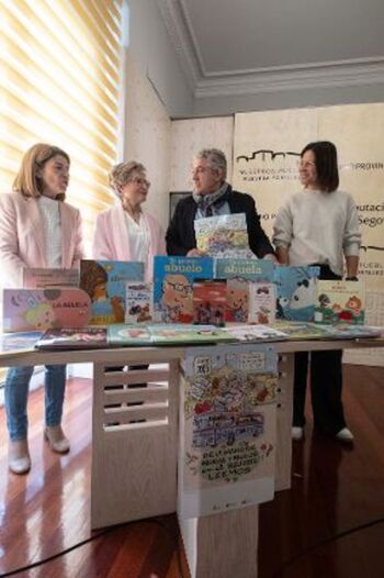 Los abuelos y abuelas animan a la lectura en el bibliobús