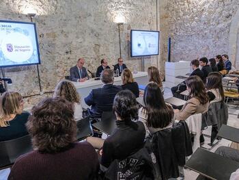 La Diputación de Segovia ofrece 54 becas de estudios en la IE