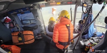 Rescatan en helicóptero a una senderista en la sierra