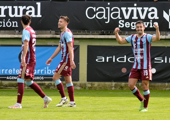 La Segoviana disfruta en La Albuera (3-0)