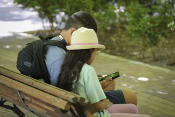 Los niños de 10 a 15 años con móvil caen un 16% en una década