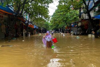 Suben a 179 los muertos por el tifón en Vietnam