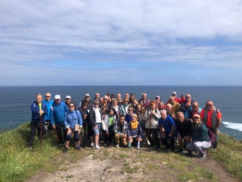 Los andariegos segovianos recorren la costa de Cudillero