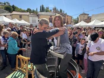 Valtiendas exalta el vino en la Fiesta de la Vendimia