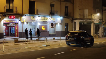 Falsa alarma en el estanco de la plaza de la universidad