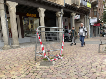 La fuente ‘vallada’ que espera al seguro