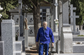 Sepulturero, un trabajo como otro cualquiera