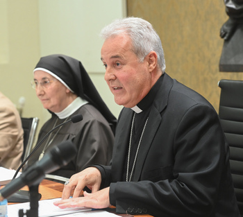 Iceta pide a las monjas excomulgadas marcharse del monasterio