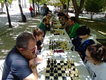 Juegos autóctonos y ajedrez para todos en Abades y Cuéllar