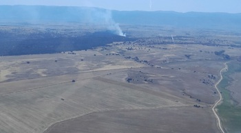 Un incendio obliga a movilizar medios aéreos en Espirdo