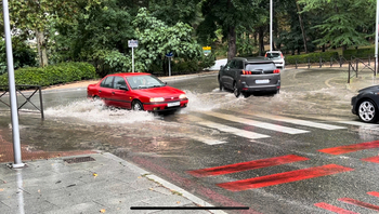 Una fuerte tormenta provoca numerosos problemas en Segovia