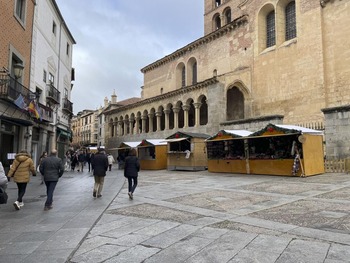 Comerciantes dicen que el mercado navideño no les perjudicó