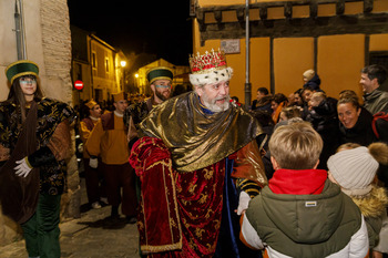 Los Reyes Magos recorren Segovia ante 10.000 personas