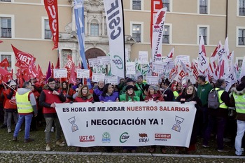 Educación negociará mejoras retributivas para los profesores