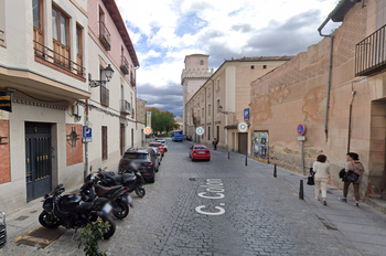 Corte de tráfico en la calle Colón por obras en la calzada