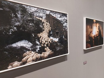 La exposición de Navia, un viaje a la España interior