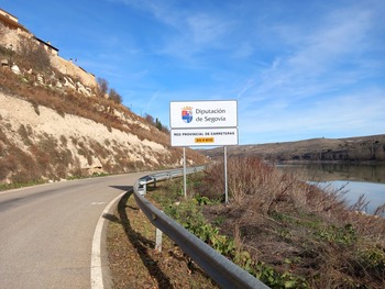 La Diputación renueva las señales de la red de carreteras