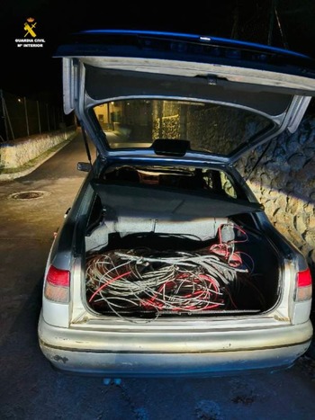 Dos detenidos en la SG-205 con un coche cargado de cobre