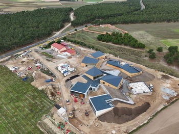 La nueva bodega de Ossian en Nieva prevé su apertura en abril