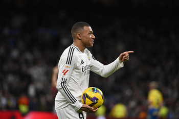 Mbappé guía al Real Madrid al liderato